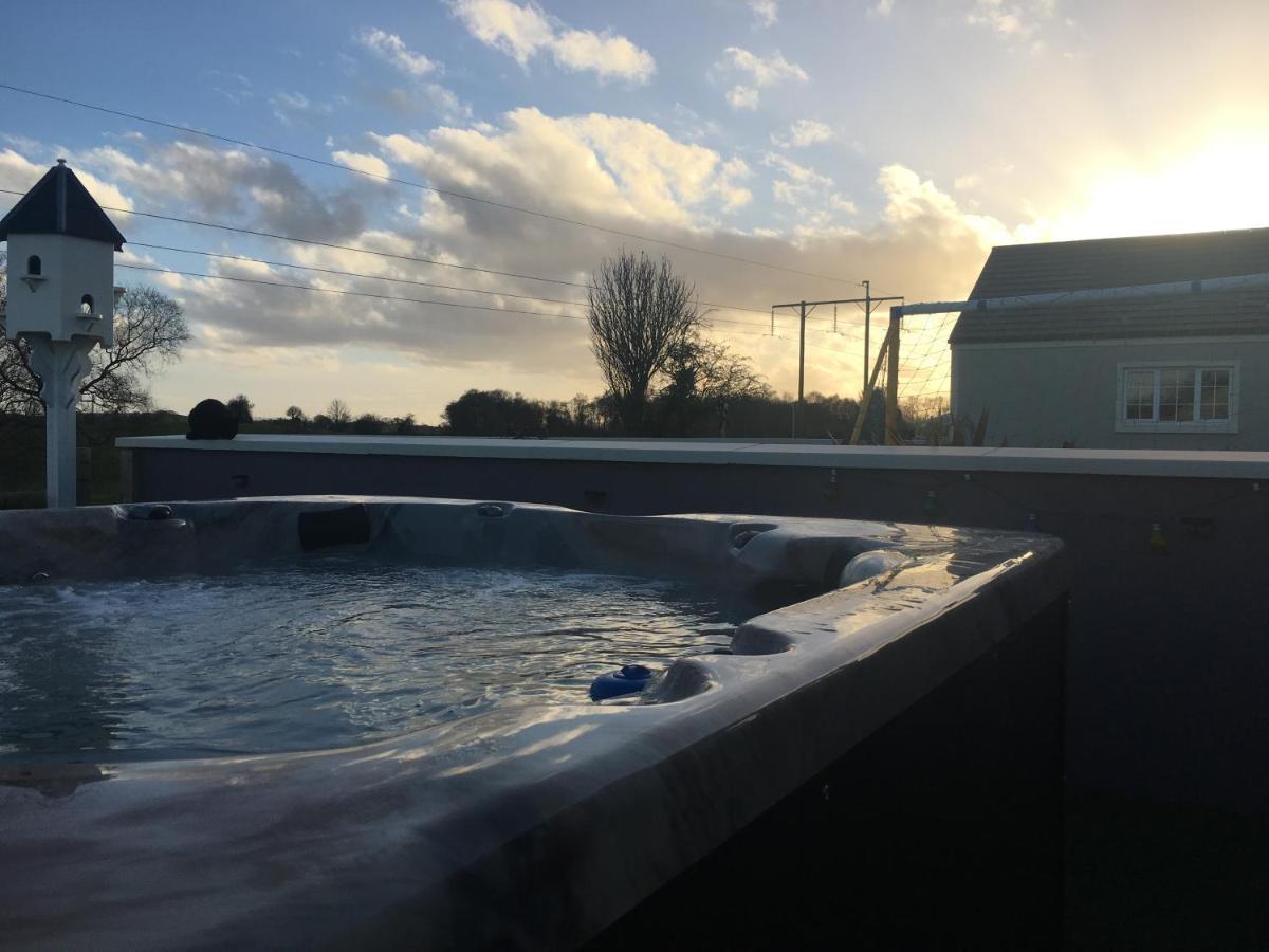 Arvalee Retreat With Outdoor Hottub Bed & Breakfast Omagh Bagian luar foto
