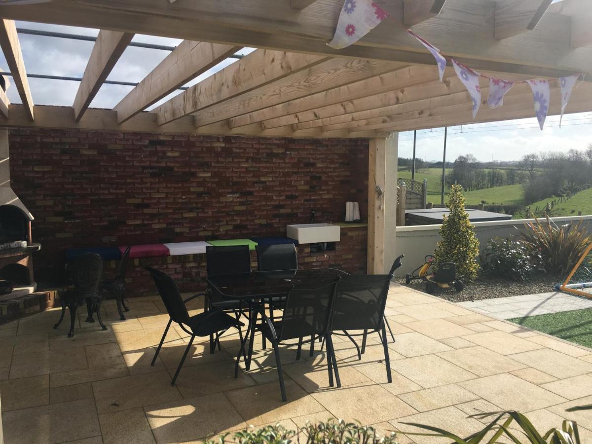 Arvalee Retreat With Outdoor Hottub Bed & Breakfast Omagh Bagian luar foto