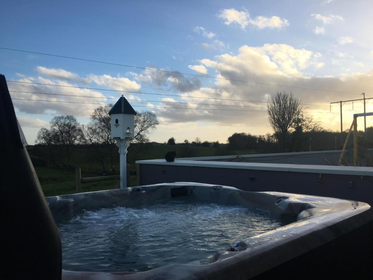 Arvalee Retreat With Outdoor Hottub Bed & Breakfast Omagh Bagian luar foto